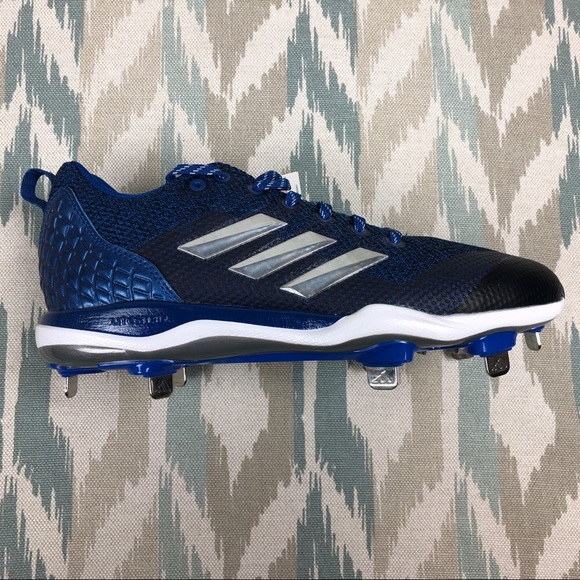 women's baseball cleats